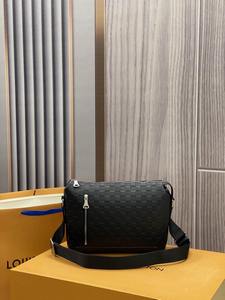 LV Handbags 853